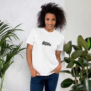 T-Shirt Thrive Beyond Black Print